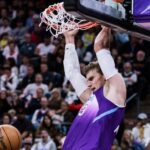 lauri markkanen utah jazz dunks against the New York Knicks, 2025-26 NBA betting preview featured image