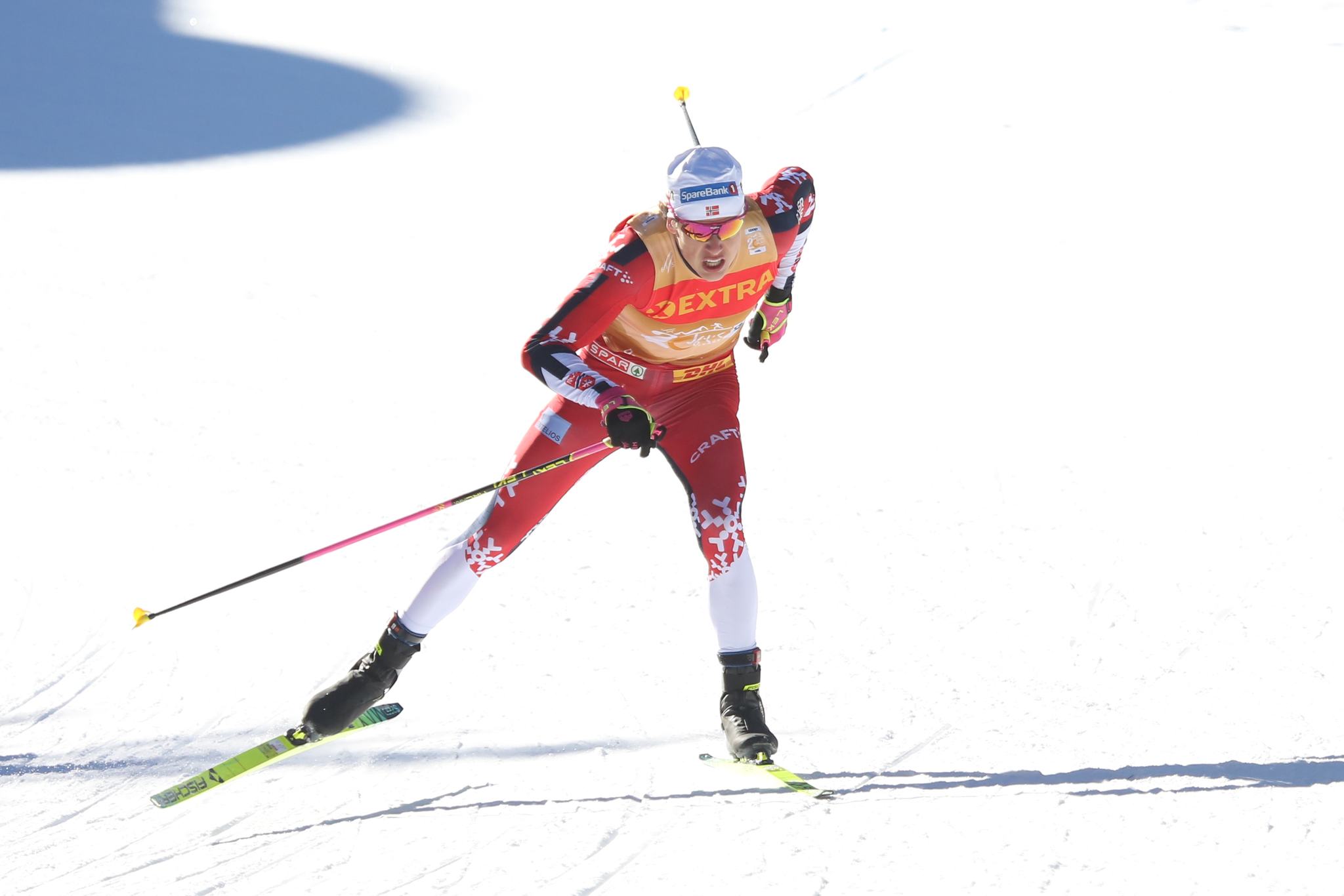 Johannes Høsflot Klæbo cross country skiier during a competition.