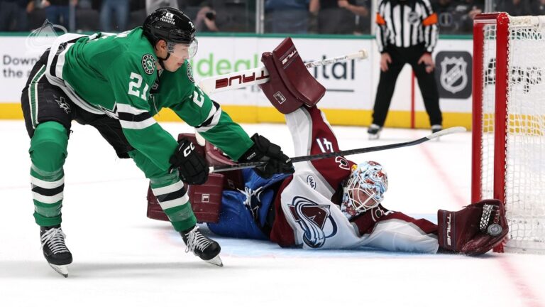 Colorado Avalanche's goalie, Scott Wedgewood, saves a shot against Jason Robertson from the Dallas Stars. Stanley Cup odds featured image