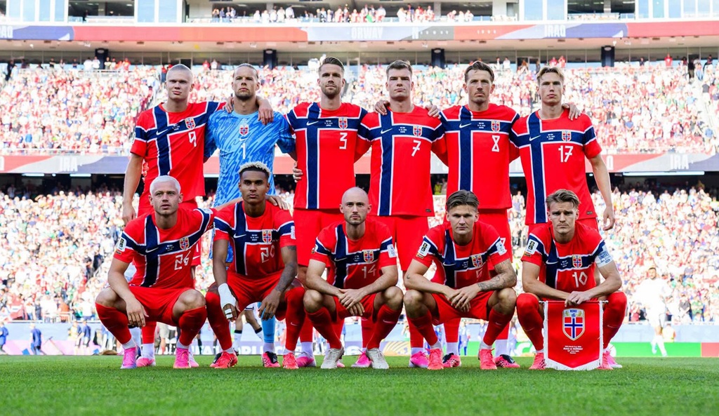 Norway national team photo ahead of their World Cup 2026 game vs Iraq. World Cup 2026 tips for day 13 & 14 featured image.